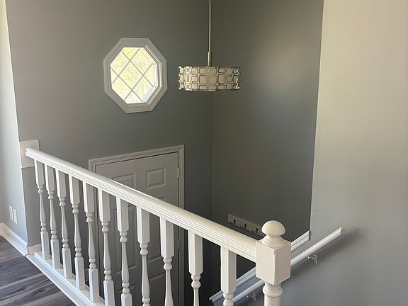 4th image of 2805 Drake St