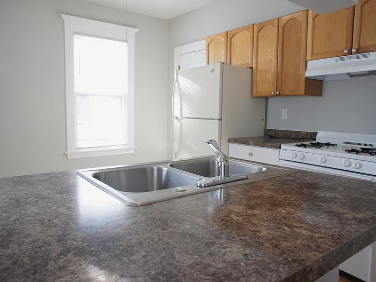 960 27th Ave NE #2 — Photo 1