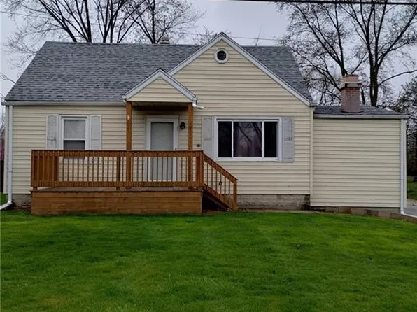 1530 Pemberville Rd, Northwood, OH 43619