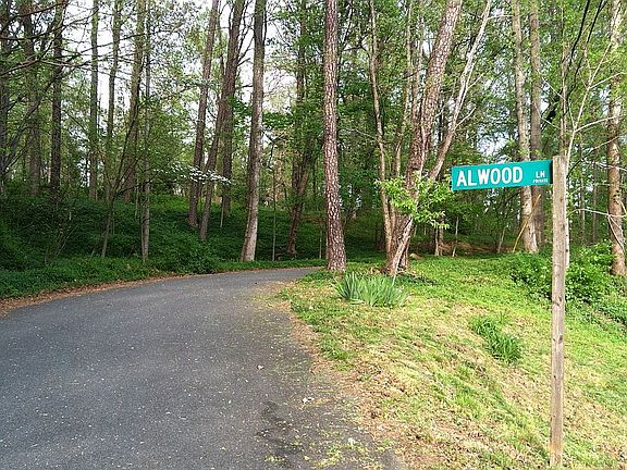 Entrance from Rio Road East