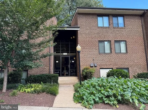 1523 Northgate Sq APT 2A, Reston, VA 20190