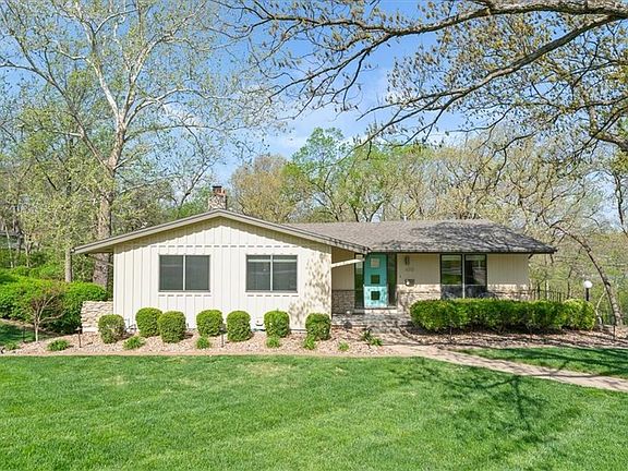 3rd image of 6313 Robin Hood Dr