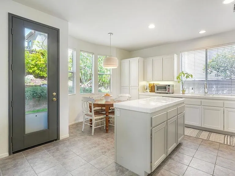 6890 Camino De Amigos — Photo 11