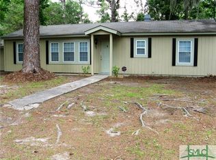 2 Lawrence Dr, Savannah, GA 31406