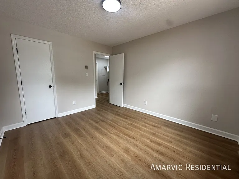 2478 Godwin Ln — Photo 11