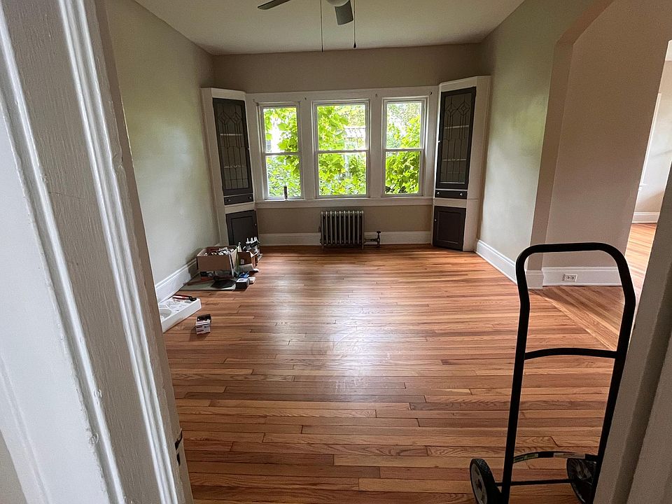 1st image of 9807 Clifton Blvd #1