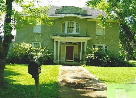 2nd image of 300 SE 5th St