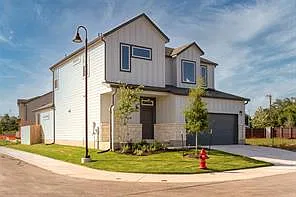 3 bed, 2.5 bath, 1862 sqft, $2,150 — Photo 2