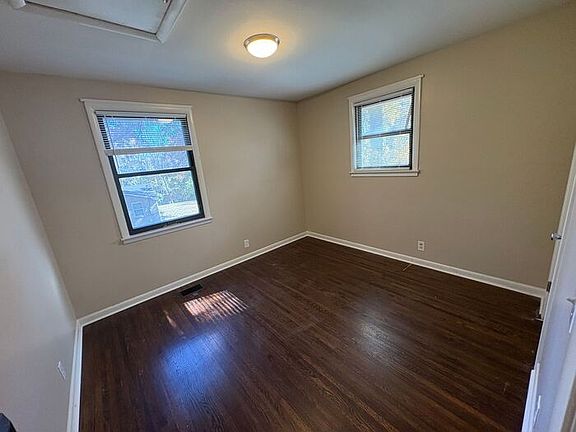 4th image of 2704 Shacklett Dr