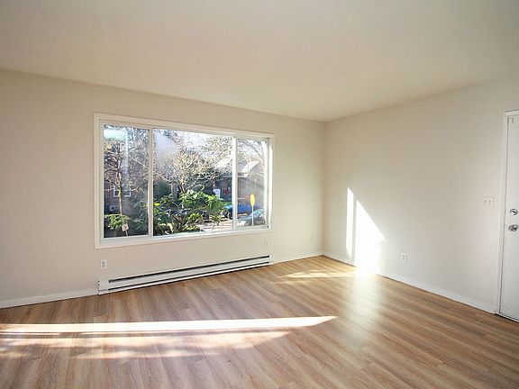 4th image of 8834-36 SE 9th Ave #8836