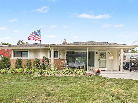 2nd image of 32227 Knollwood Dr