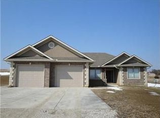 19950 Santa Fe Trl, Leavenworth, KS 66048