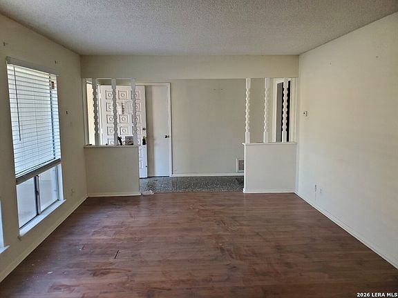2nd image of 303 Cordoba Dr