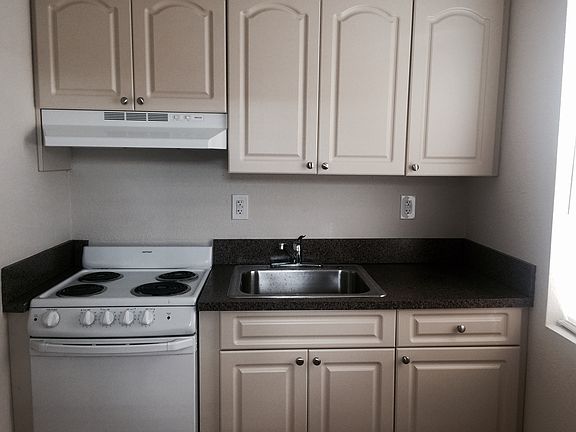 4th image of 219 NW 10th St APT 1
