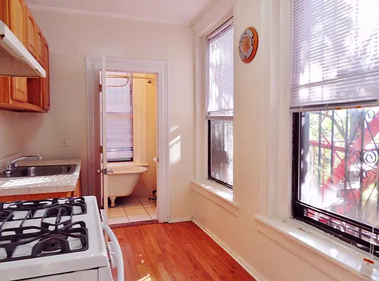 Rented by Sunrise Real Estate | media 59