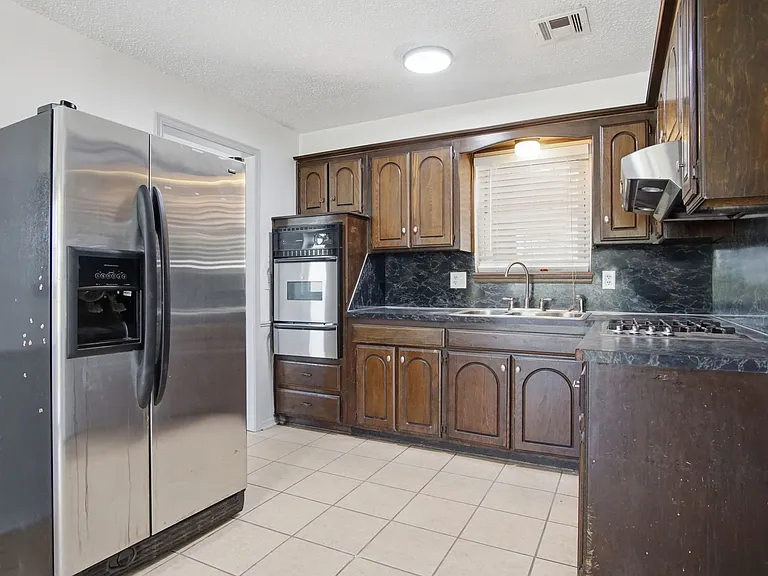 5404 S Huddleston Dr — Photo 5