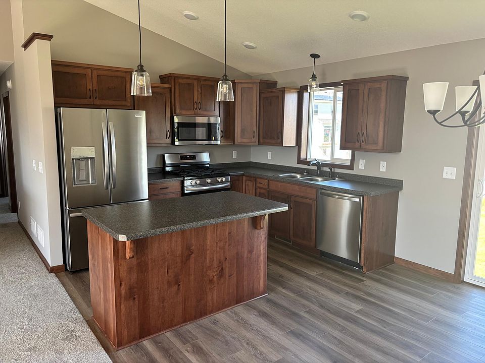 2nd image of 1010 2nd Ave SE