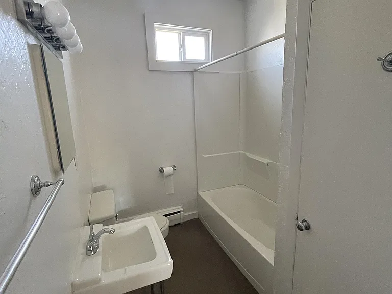 429 Oakland Ave #2 — Photo 8