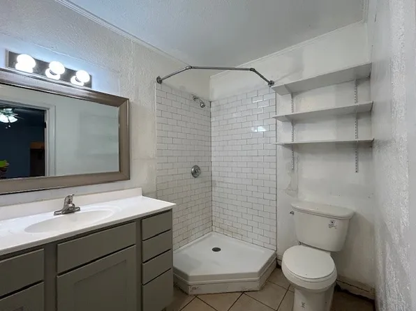 504 W Angeline St, Groesbeck, TX 76642