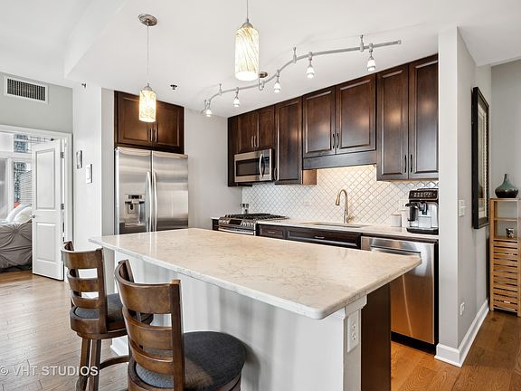 5th image of 1400 S Michigan Ave APT 1510