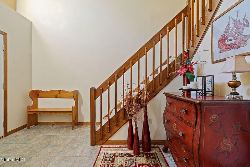 4th image of 38 Woodside Drive