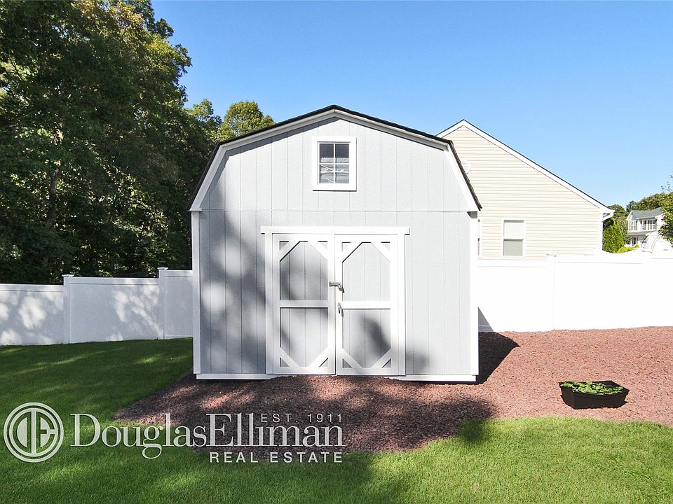 1st image of 31 Chauncey Ln