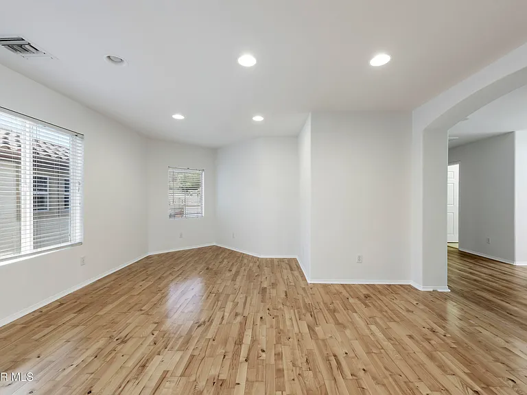 2946 Venezia Ln — Photo 23