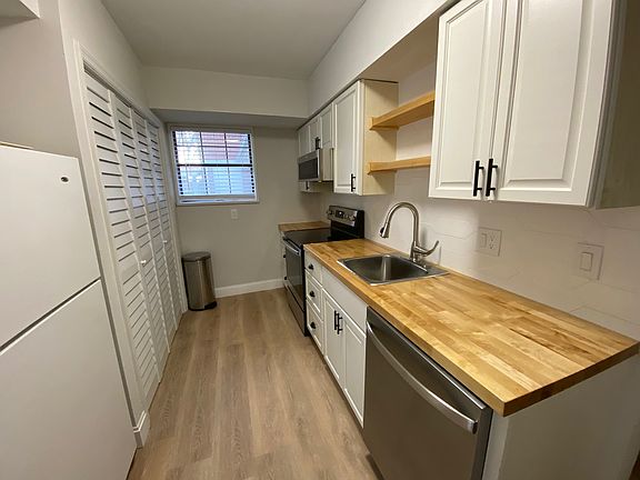 2nd image of 653 18th St