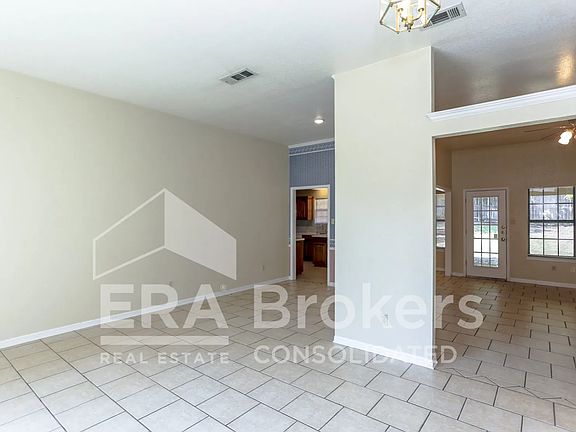 3rd image of 800 Silver Creek Dr