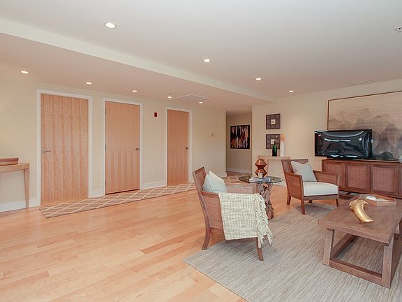 5th image of 220 W Brambleton Ave APT 307