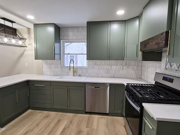 4th image of 2430 Donna Rd