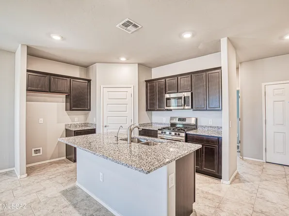 8809 W Baja Fairy Dr, Marana, AZ 85653