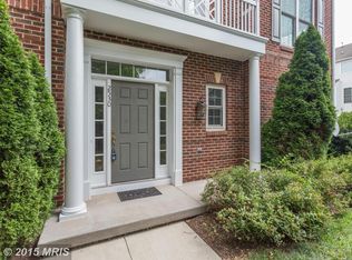2530 Walnut Leaf Ln, Herndon, VA
