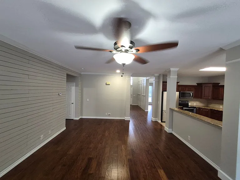 712 Moss Wood — Photo 12