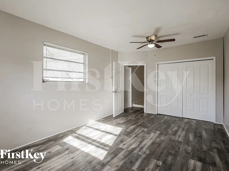 621 SW 69th Ter — Photo 12