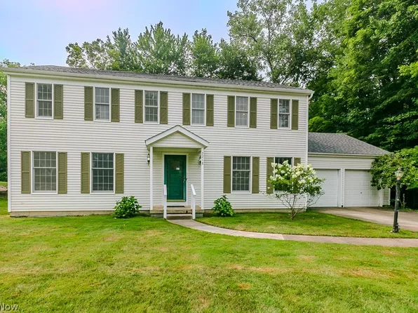 2218 Croydon Rd, Twinsburg, OH 44087