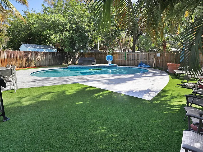 508 SW 13th St — Photo 24