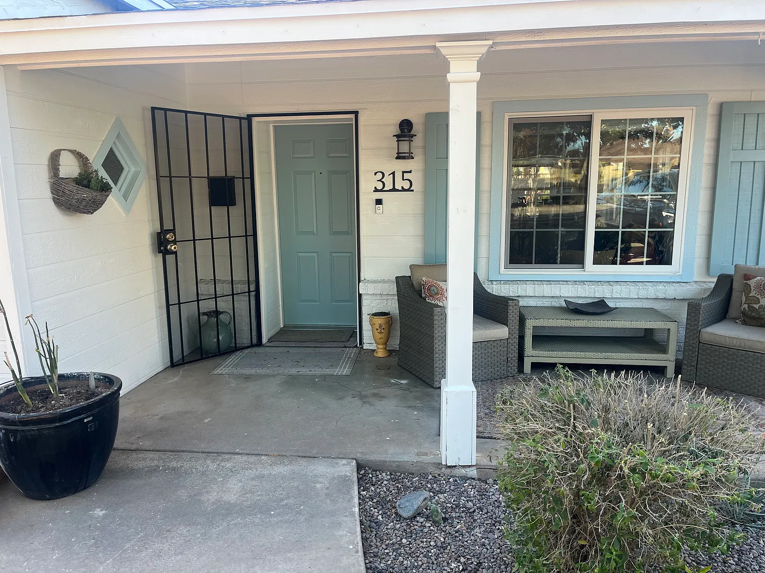 2 bed, 1095 sqft, $3,000 — Photo 2