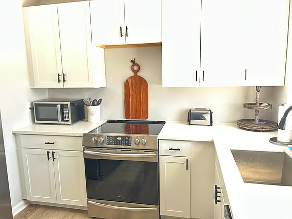 2nd image of 20586 Mulberry Knoll Rd