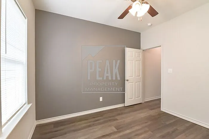 1806 Bessie St — Photo 12
