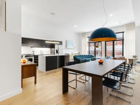 1655 Rue St #506, Montreal, QC H3K 3G9