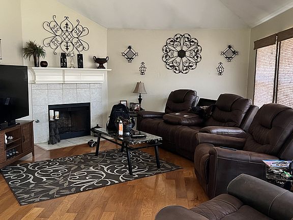 5th image of 2504 Blue Holly Dr
