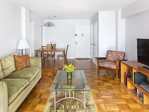 3rd image of 205 E 77th St APT 3F