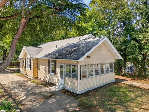 19 N Washington Ave, Greenville, SC 29611