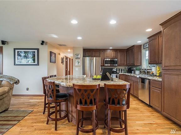 3rd image of 4816 78th St E