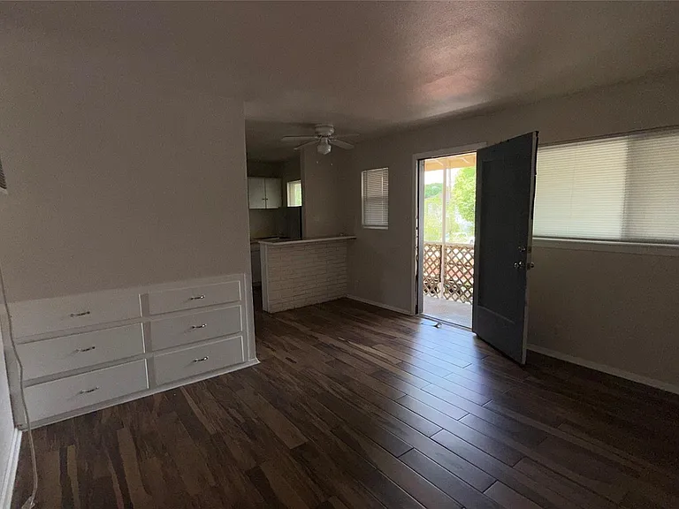 811 Colquitt St #9 — Photo 3