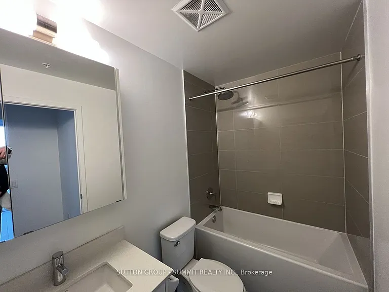 85 Oneida Cres #401 — Photo 17