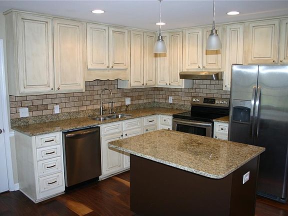 5th image of 115 Little Pine Dr SE