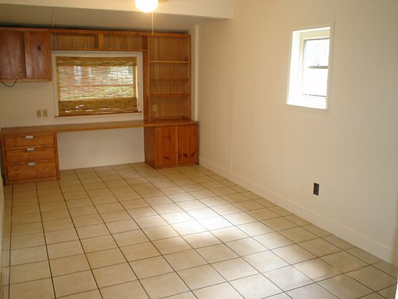 Large family room could be a bdrm