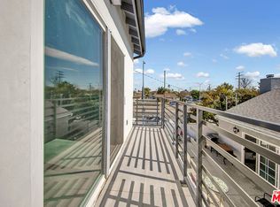 16901 Covello St, Van Nuys, CA 91406